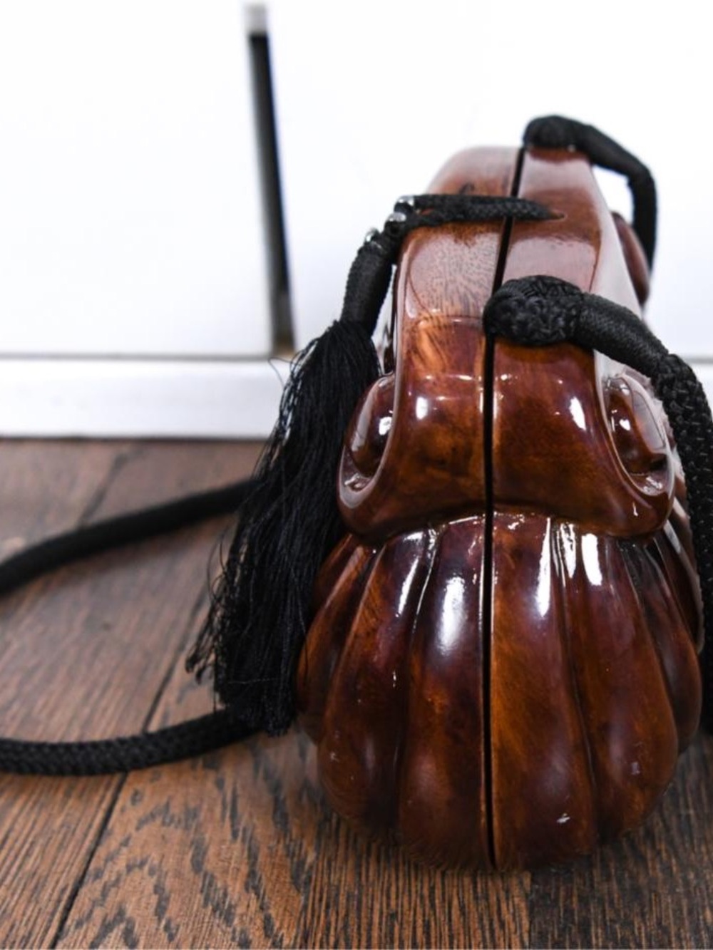 Timmy Woods Brown Carved Wood-Effect Shoulder Bag with Black Tassel - Picture 5 of 6